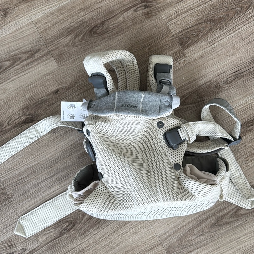 Babybjorn mesh free carrier